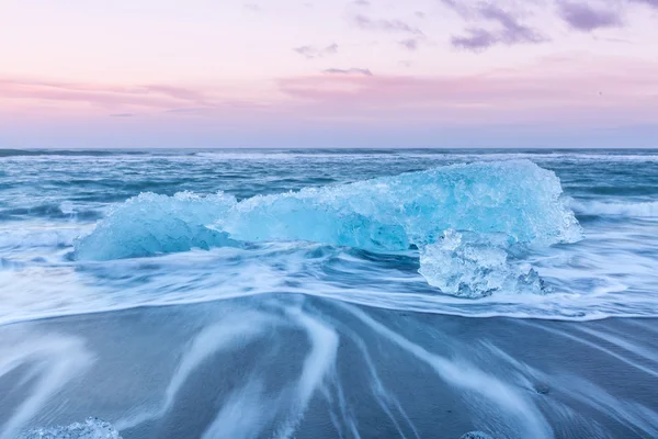 Pláž ledovce na Islandu — Stock fotografie