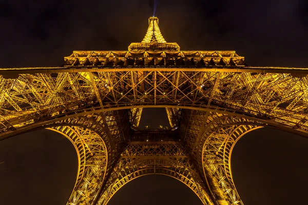 Eiffel Tower in Paris at Dusk — Stock Photo, Image