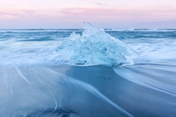 Pláž ledovce na Islandu — Stock fotografie