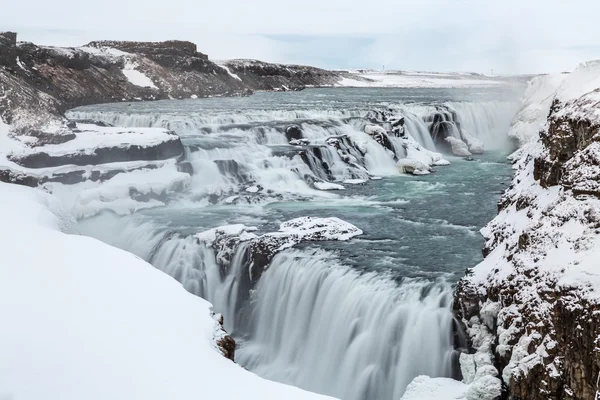 Cachoeira Gulfoss na Islândia no inverno — Fotografia de Stock