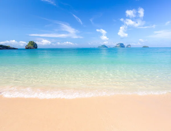 Spiaggia di sabbia bianca — Foto Stock