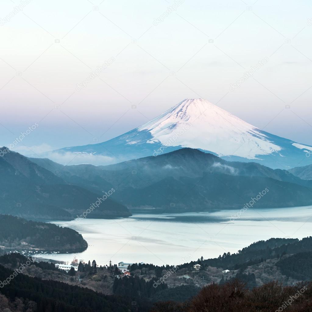 Fuji Mountain at Lake Hakone