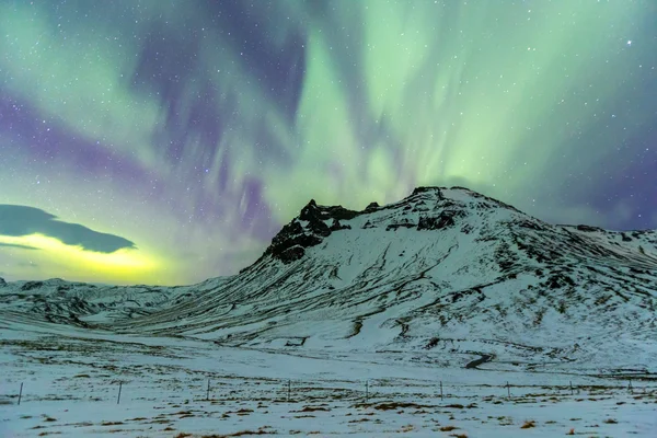 A Luz do Norte na Islândia — Fotografia de Stock