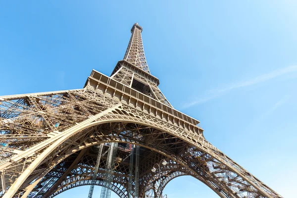 Torre Eiffel em Paris no verão — Fotografia de Stock