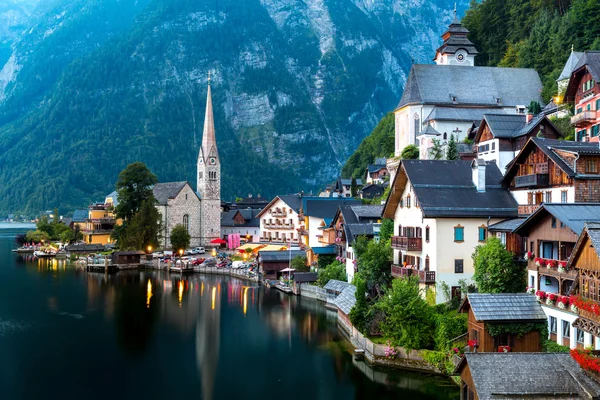 Hallstatt vesnice za soumraku — Stock fotografie