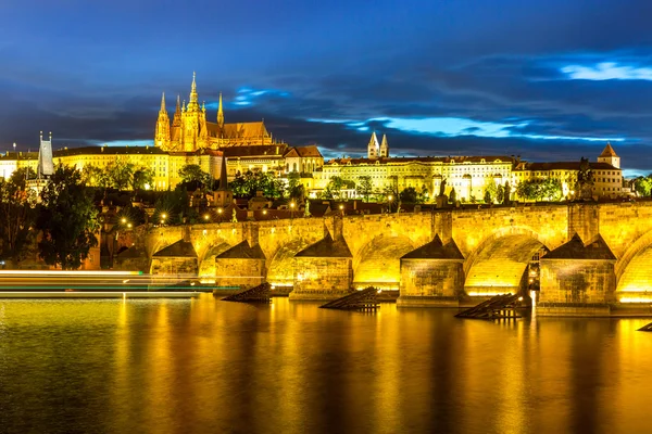 Torre del Puente Menor en Praga —  Fotos de Stock