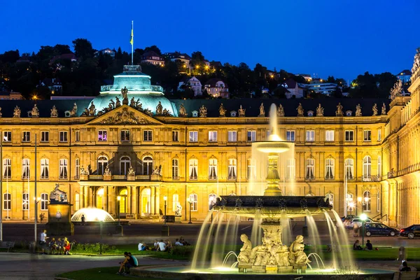 Stuttgart city center i Tyskland i skymningen — Stockfoto