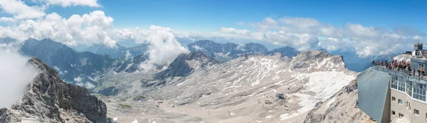 Alpes Alpinos montanha no topo Zugspitze da Alemanha — Fotografia de Stock