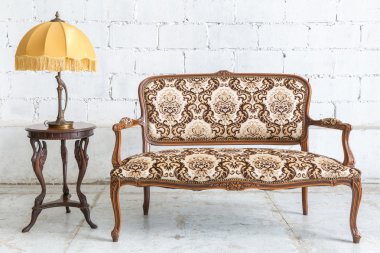 Kahverengi kanepe koltuk lamba