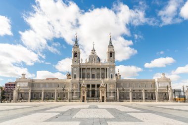 Madrid Kraliyet Katedrali