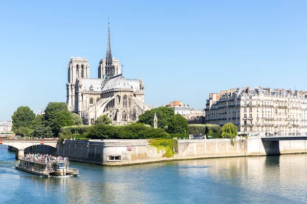 Catedral de Notre Dame París con crucero — Foto de Stock