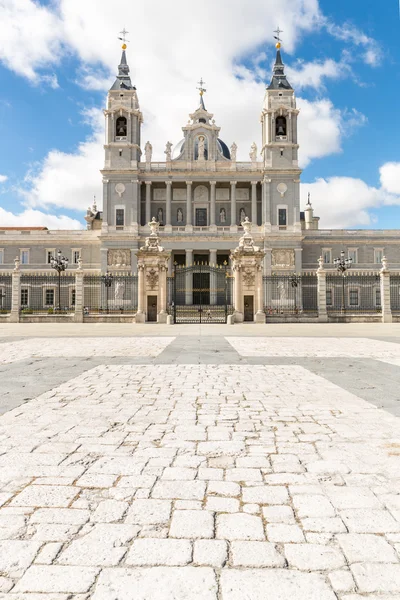 Королевский собор Мадрида — стоковое фото