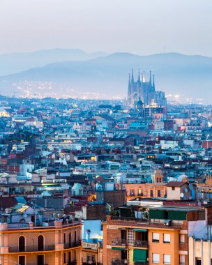 Barcelona Cityscape alacakaranlıkta