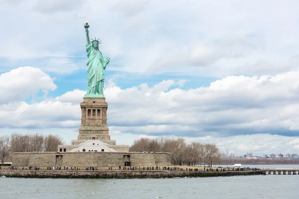 Estatua de la Libertad en la ciudad de Nueva York — Foto de Stock