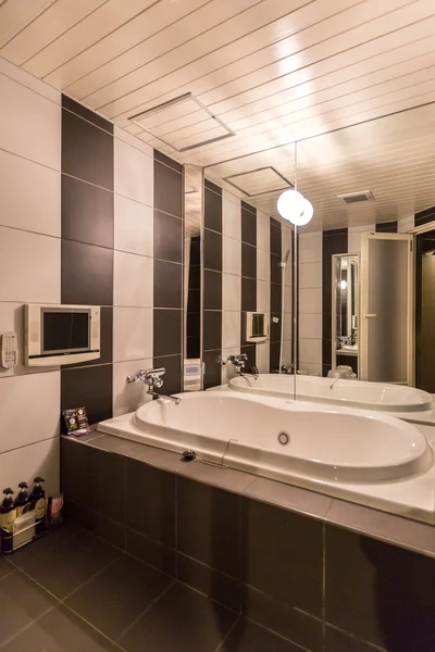 Moderno bagno privato interno — Foto Stock