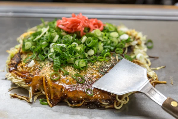 Okonomiyaki japanese pizza — Stock Photo, Image