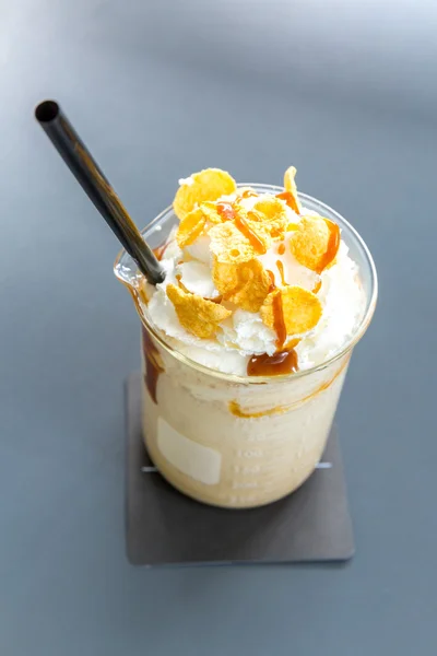 Creme brulee tea frappe — Stock Photo, Image