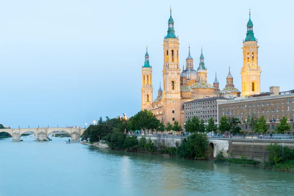 Zaragoza bazilika ve Španělsku — Stock fotografie