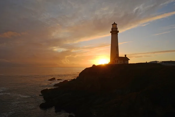 Güvercin noktası deniz feneri günbatımı
