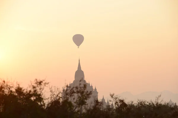 Luftballong Med Pagoden Bagan — Stockfoto