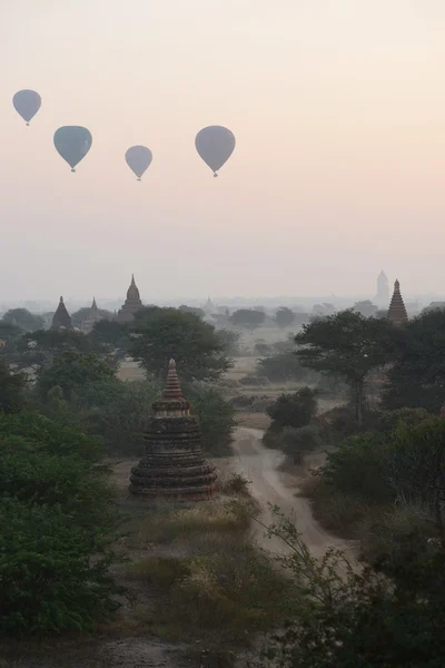 Globo Aire Caliente Con Pagoda Bagan — Foto de Stock