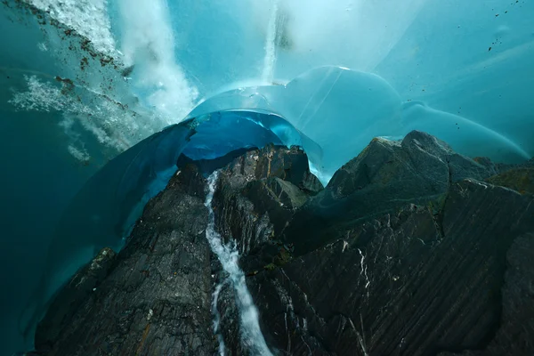 アラスカの氷の洞窟 — ストック写真