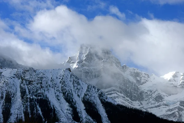 Montagna del Canada in inverno — Foto Stock