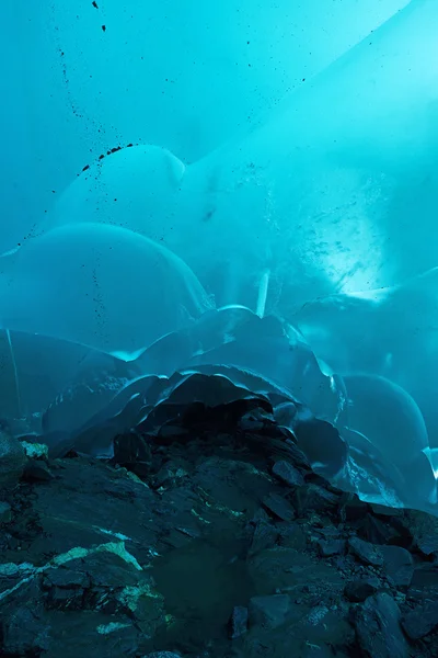 Caverna de gelo no Alasca — Fotografia de Stock