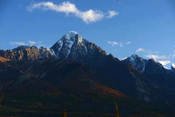 Alaska kar dağ — Stok fotoğraf