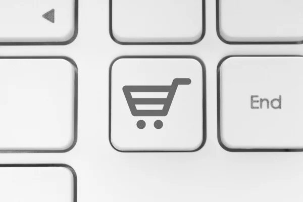 Shopping cart icon on keyboard key — Stock Photo, Image