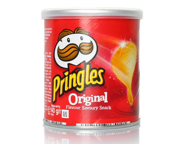 Pringles papas fritas originales sobre fondo blanco —  Fotos de Stock