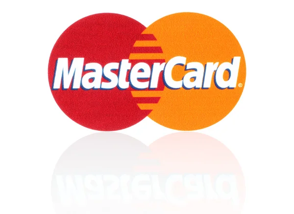 Logotipo de Mastercard impreso en papel y colocado sobre fondo blanco — Foto de Stock