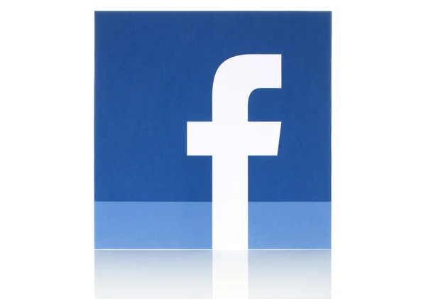 Facebook logo üye kağıda basılmış ve beyaz zemin üzerine yerleştirilir — Stok fotoğraf