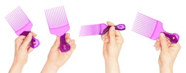 Şeffaf bir arkaplanda el tarağı var. Saç bakım, kişisel bakım ve yaratıcı projeler için kolaj