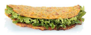 Sebzelerle dolu taze sebzeli taco, şeffaf bir arka planda izole edilmiş. Yemek tasarımı, sağlıklı beslenme, restoran menüleri ve Meksika mutfağı kavramları için mükemmel.