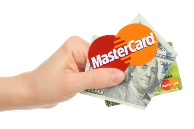 El Mastercard logosu kağıt para ve kredi kartı beyaz zemin üzerine yazdırılan tutar