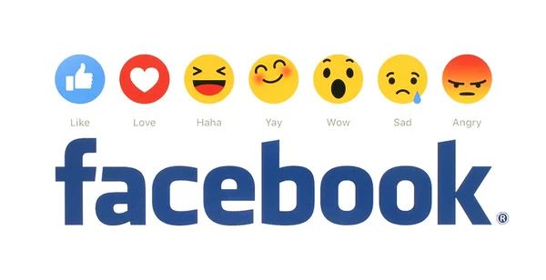 Новий Facebook як кнопка 6 чуйними Emoji реакції надруковані на білому папері. Facebook є відомим послуга соціальних мереж — стокове фото