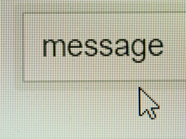 Negocios y tecnología: mensaje de texto en pantalla —  Fotos de Stock