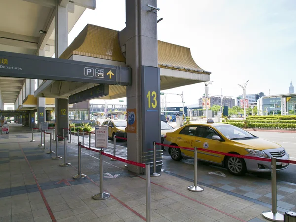 Taxies in Taipei Songshan Airport — Stock Photo, Image