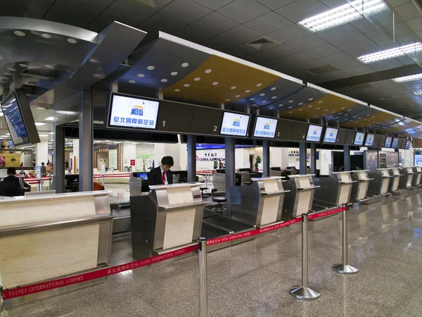 Check in Counter inside Taipei Songshan Airport — ストック写真