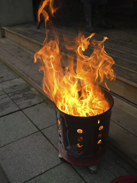 Burn ghost money in stove — Stock Photo, Image
