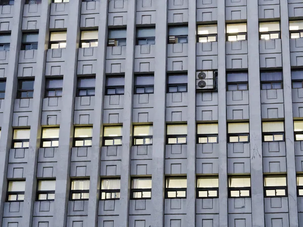 Array fönster vägg byggnad — Stockfoto
