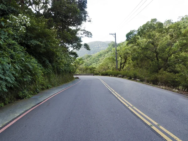 Straße im Gebirge, Taipeh — Stockfoto