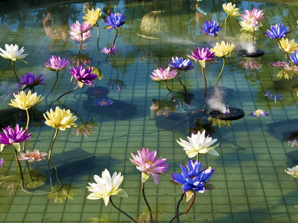 Plastica colorata decorazione loto in stagno, Taipei — Foto Stock