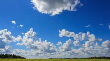 Mavi yaz bulutlu gökyüzü Timelapse Hd