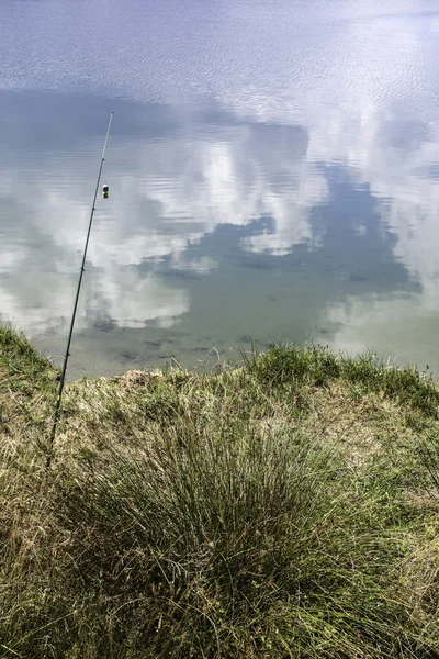 Fiskespö på sjön — Stockfoto