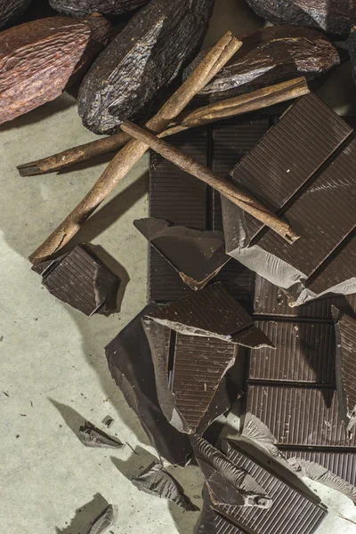 Chokladstång med krossade — Stockfoto