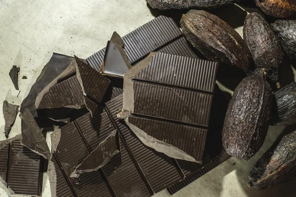 Barre de chocolat écrasée — Photo