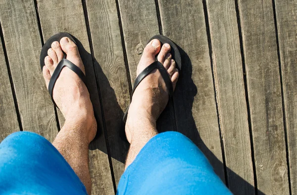 Piedi in tanga sulla spiaggia — Foto Stock