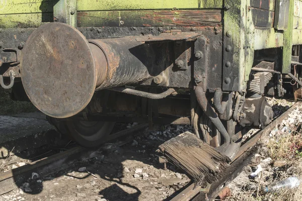 Старый деревянный вагон — стоковое фото